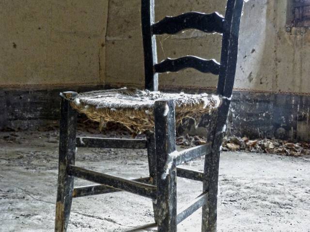 Comment rénover une vieille chaise ?